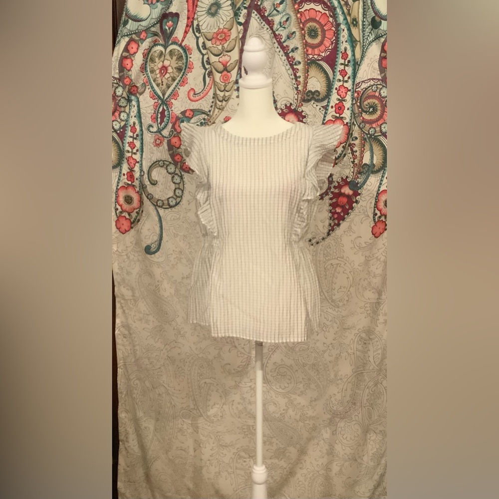 Nwot LOFT Size XS White Grey Striped Ruffle Sleeveless Top
